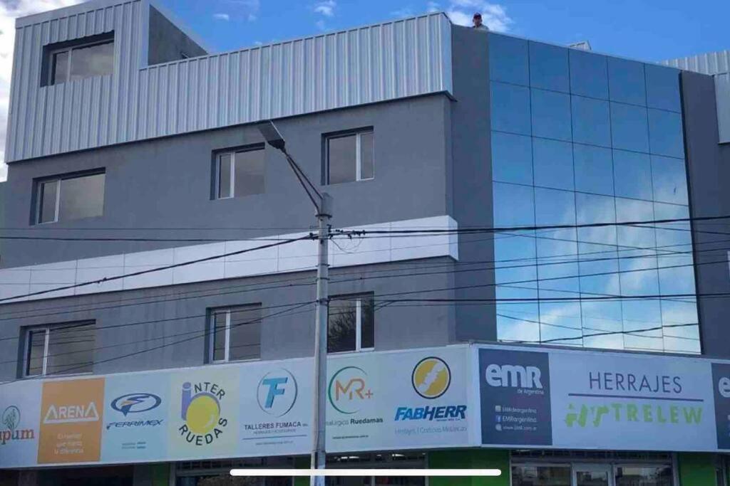 1 * Trelew